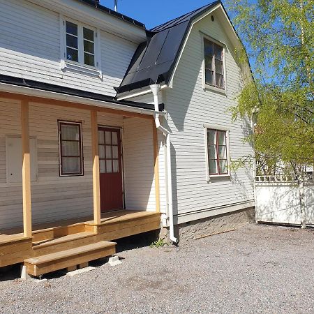 Vaelrenoverad Fin Laegenhet I Charmigt Omrade Soderhamn Exterior photo