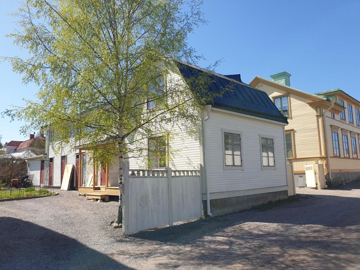 Vaelrenoverad Fin Laegenhet I Charmigt Omrade Soderhamn Exterior photo